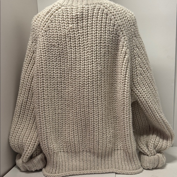 H&M Cream Knit Turtleneck Sweater XXL Oversized 27” pit-to-pit unstretched. - Picture 3 of 7